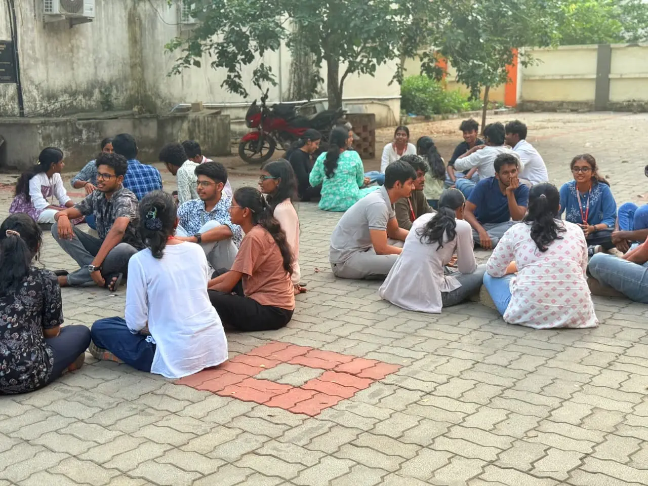 MEMBERS MEET